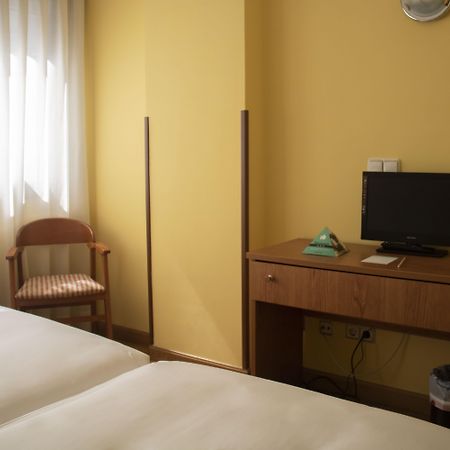 Hotel Alda Estacion Oviedo Ngoại thất bức ảnh