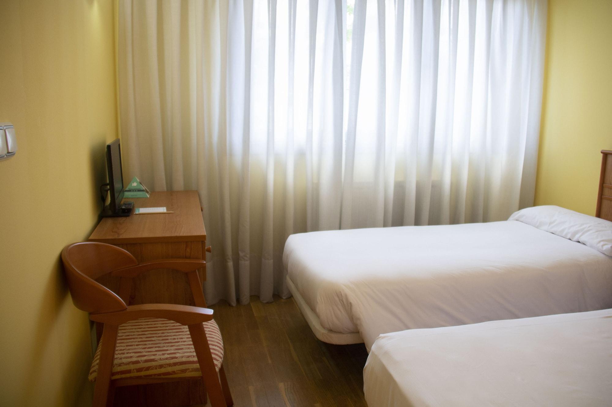 Hotel Alda Estacion Oviedo Ngoại thất bức ảnh