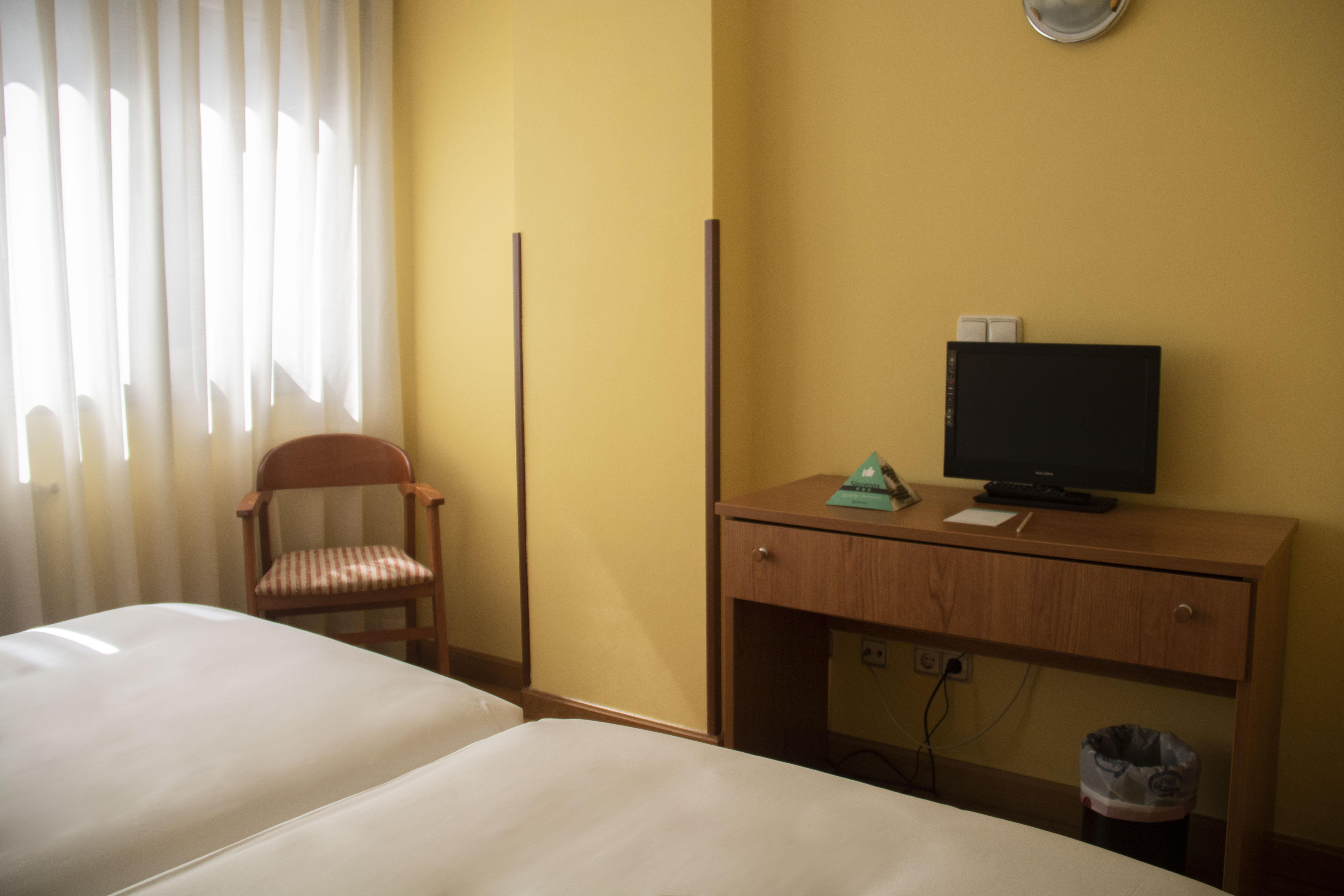 Hotel Alda Estacion Oviedo Ngoại thất bức ảnh